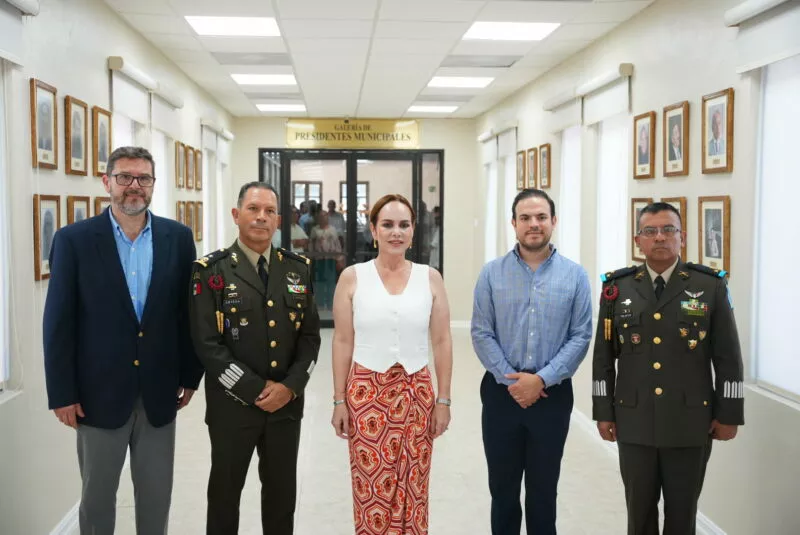 Carmen Lilia honra a Nuevo Laredo y expone la ‘Galería de los Presidentes’