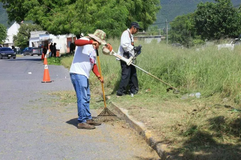 Supervisa Lalo Gattás la limpieza de vialidades; mejora la imagen urbana