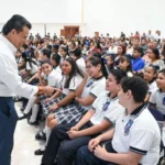 Apadrina Lalo Gattás a generación de la escuela primaria ‘Epigmenio García’