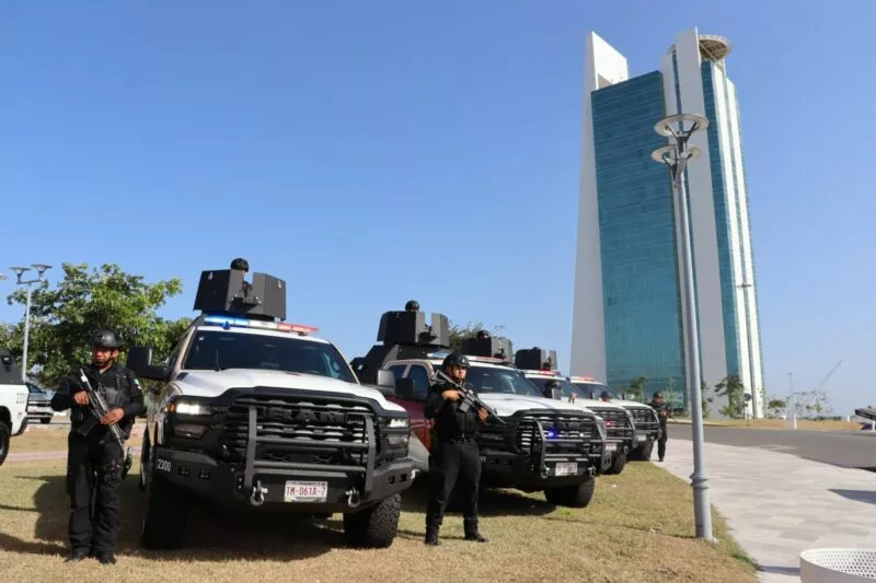 Fortalece Américo a Guardia Estatal con 17 patrullas y torres de vigilancia